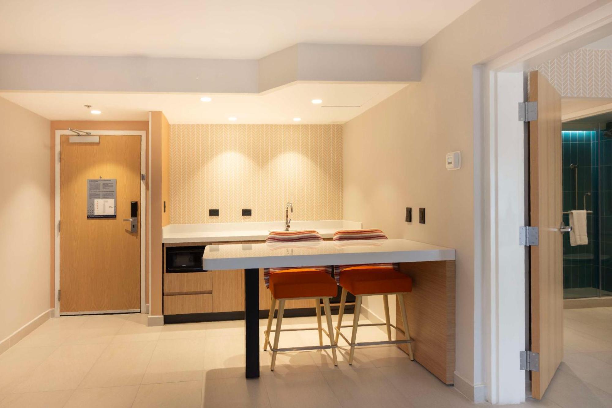 Hampton By Hilton Saltillo Zona Aeropuerto Exterior foto